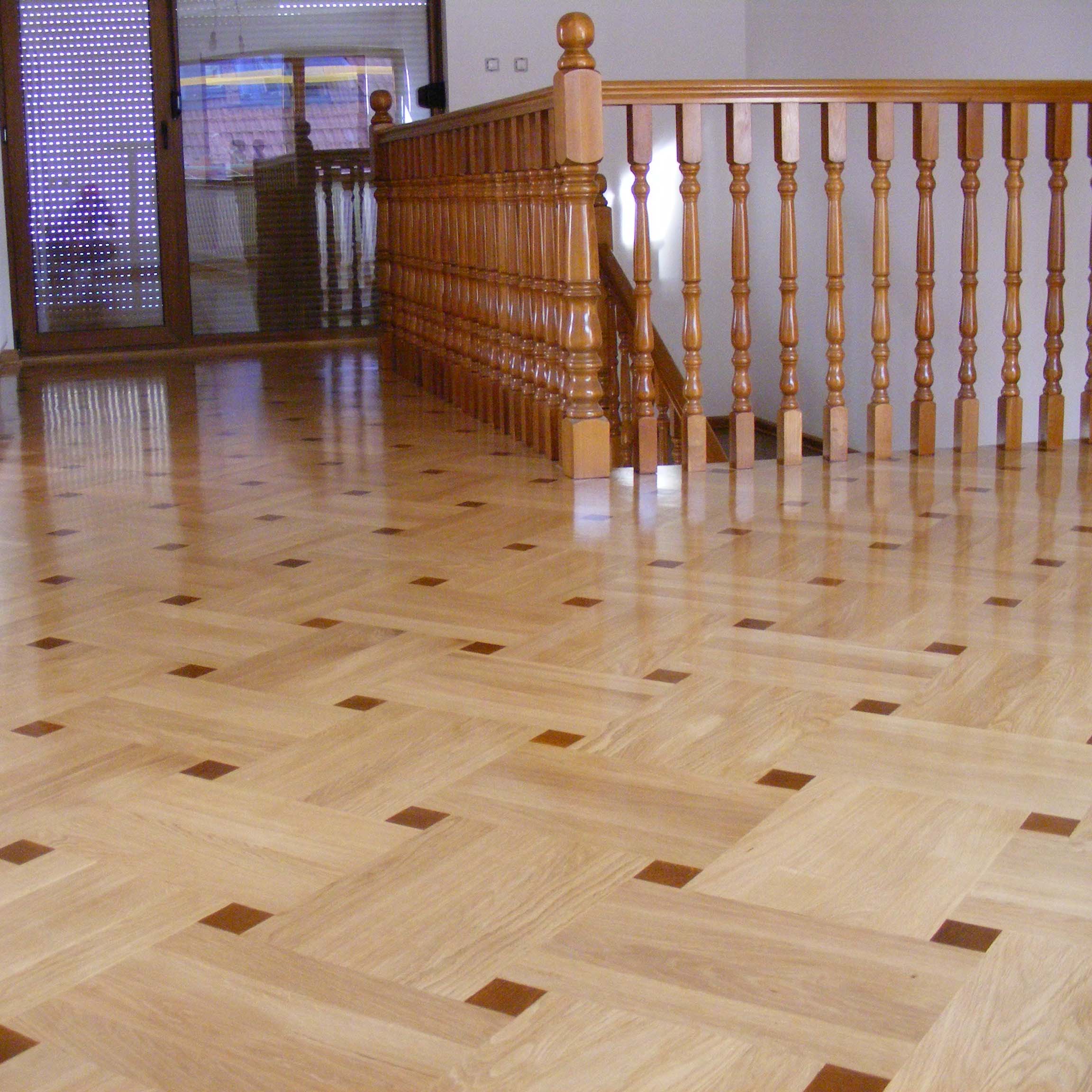 1.Classic oak floor with buttons